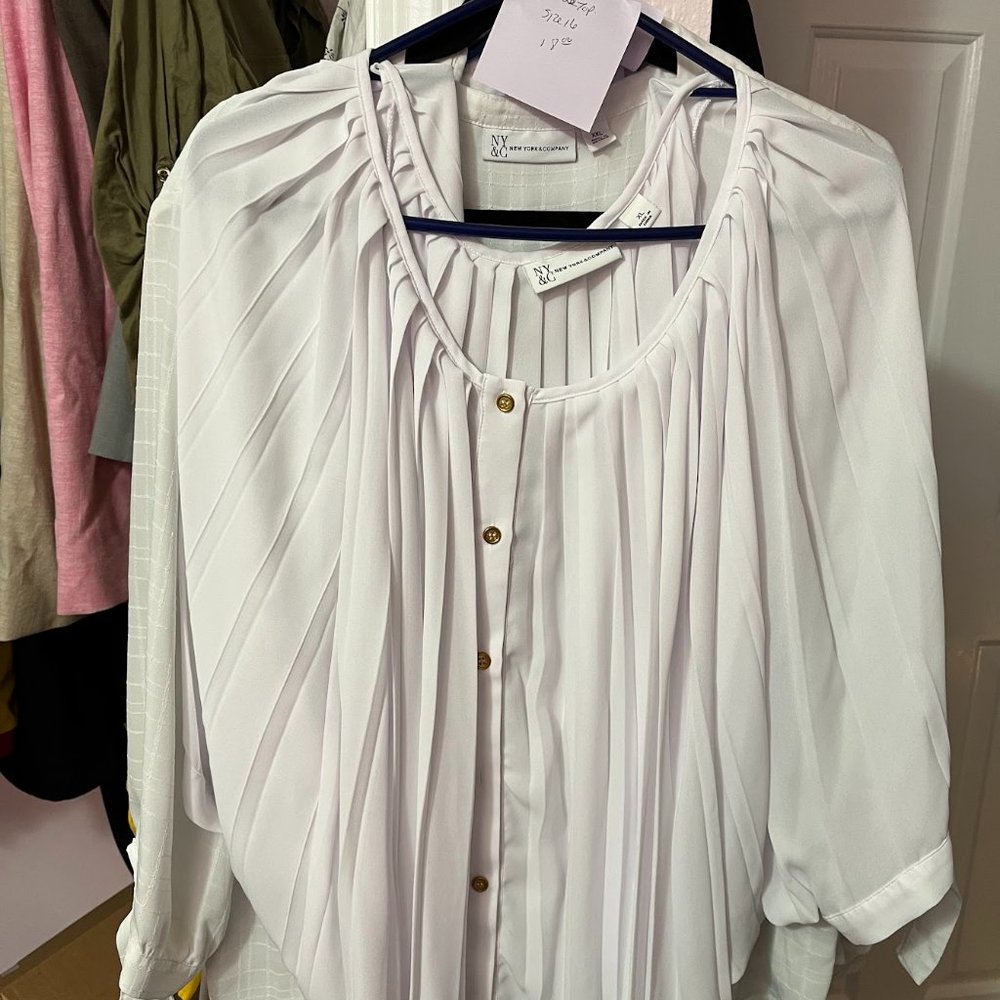 Ladies New York and Company White shirt size XL